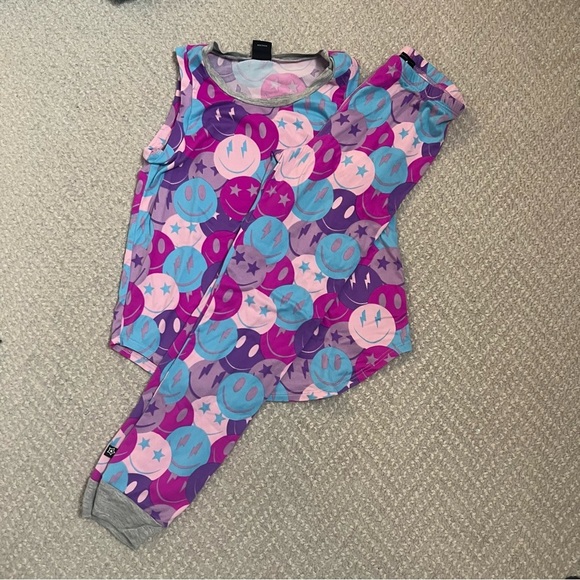 Pixie Lane Smiley Pajamas - Picture 1 of 3
